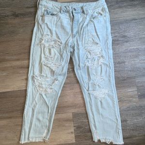 American Eagle Light Wash Boyfriend Jeans